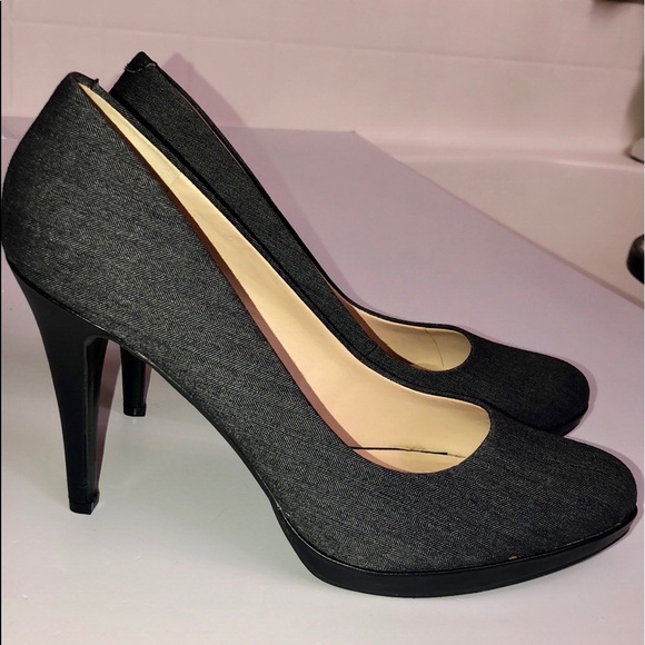 nine west gray pumps